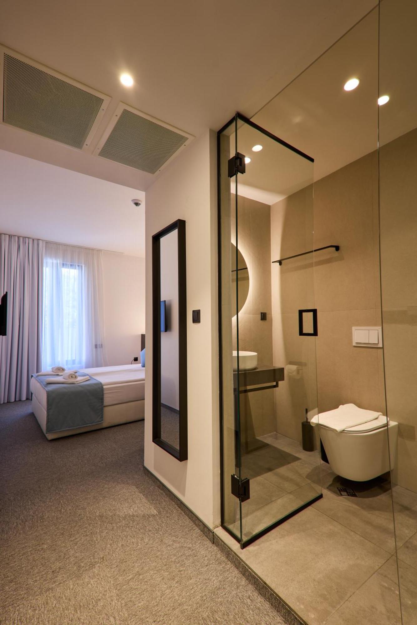 Bizarre Boutique Hotel Varna Exterior photo