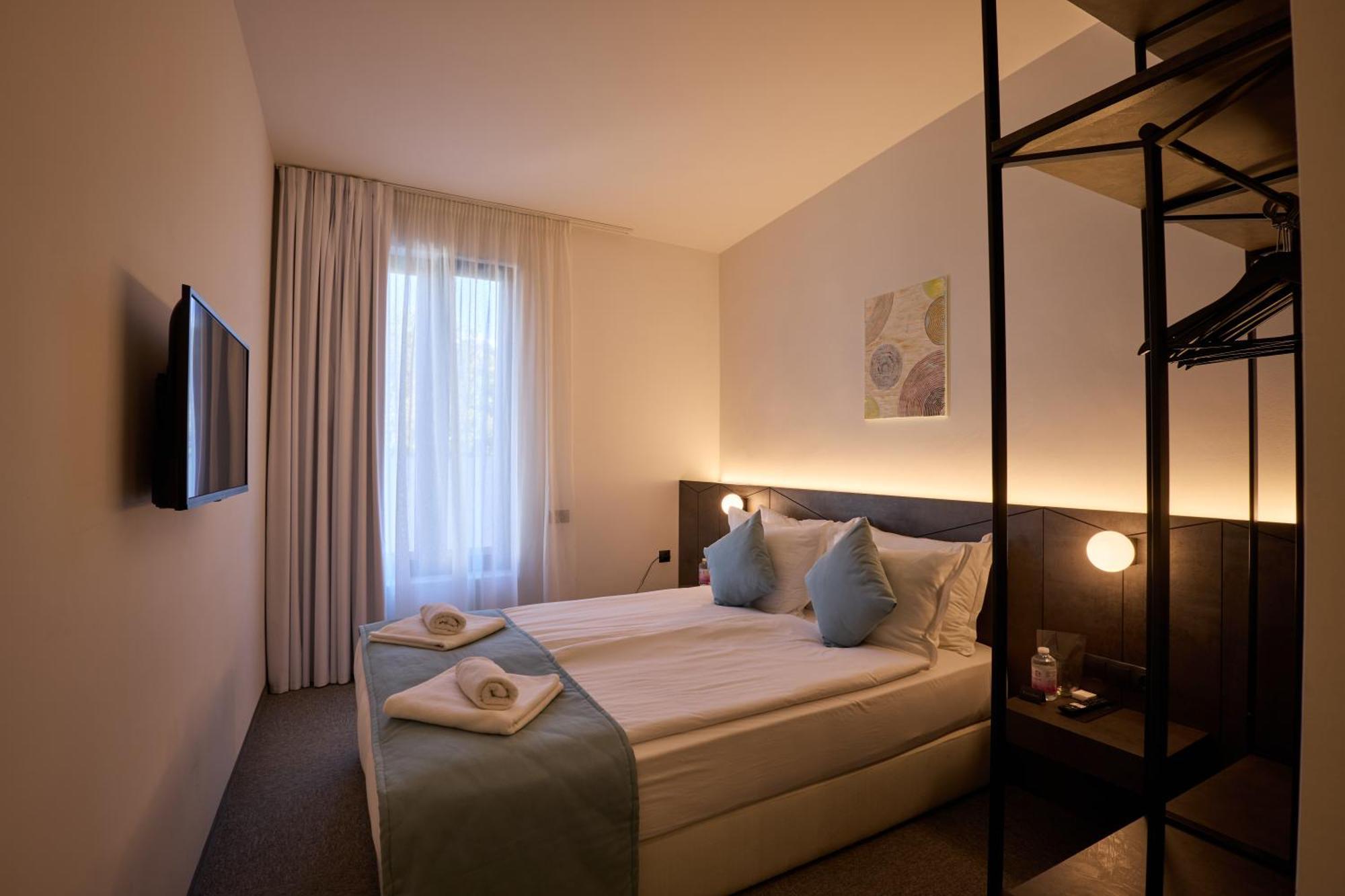 Bizarre Boutique Hotel Varna Exterior photo