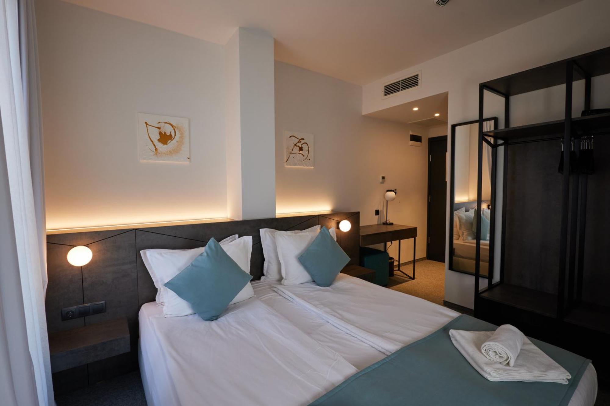 Bizarre Boutique Hotel Varna Exterior photo